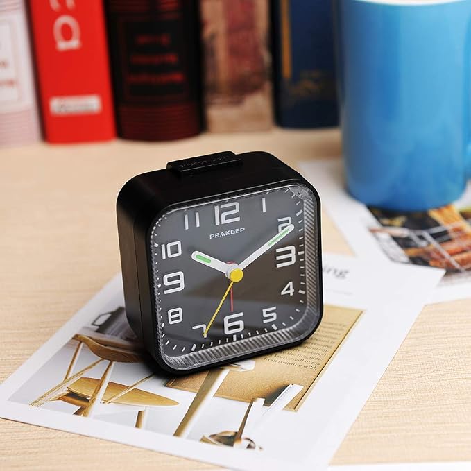 Peakeep 3D Numbers No Tick-Tock Analog Alarm Clock - Image 5