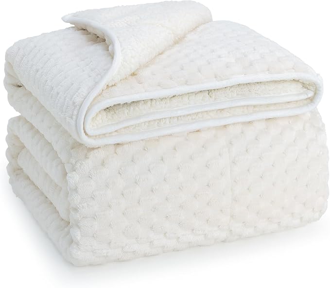 Super Fuzzy Soft Fleece Sherpa Weighted Blanket 15 lbs - Image 9