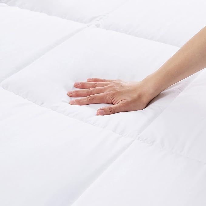 Amazon Basics White Down Alternative Comforter and Duvet Insert - Image 5