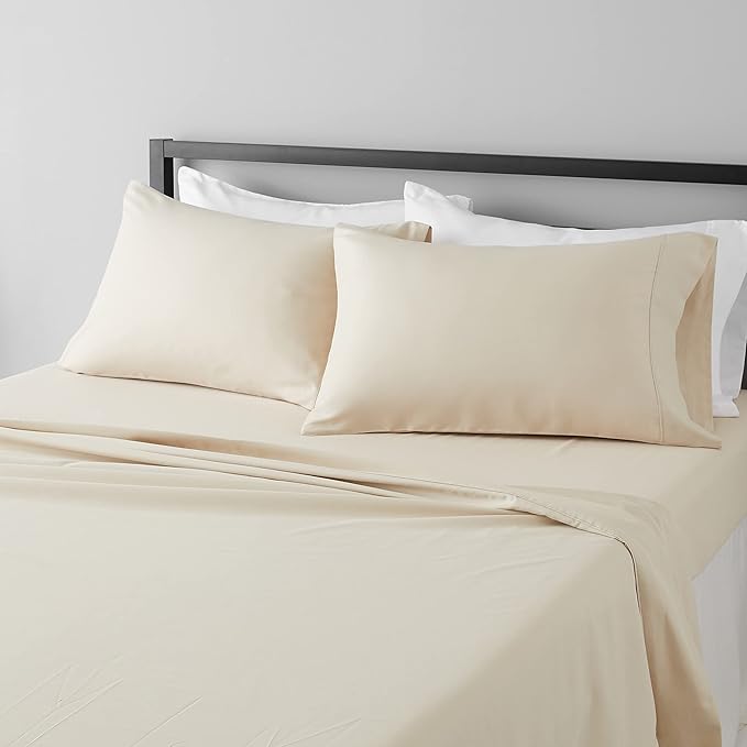 Amazon Basics Lightweight, Wrinkle-Free, Breathable Microfiber 4 Piece Bed by AmazonBasics