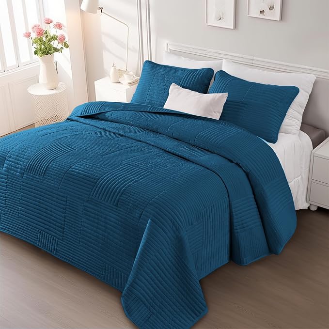 Whale Flotilla Ultra Soft King Quilt Bedding Set, Lightweight Microfiber Blue - Image 8