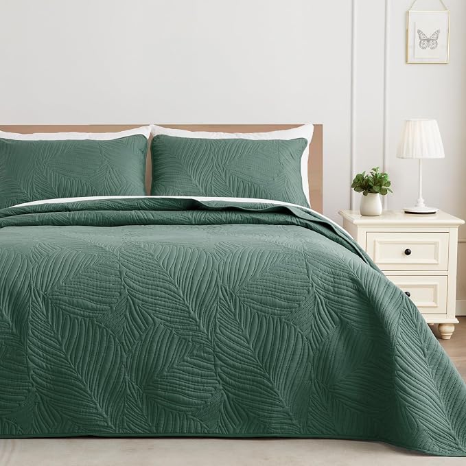Exclusivo Mezcla California King Quilt Bedding Set, Lightweight Green Quilts by ExclusivoMezcla
