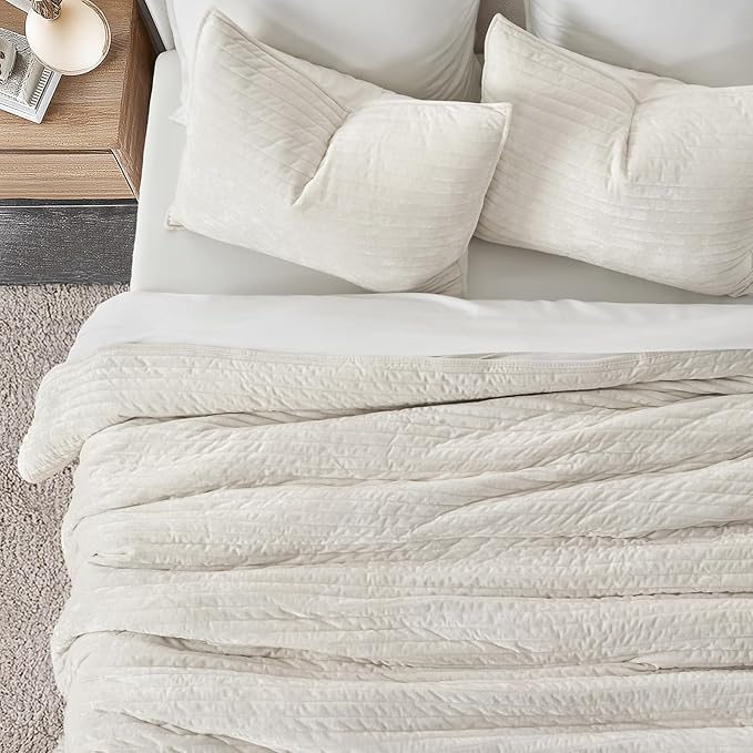 EVERGRACE Velvet Quilt Set California King 118'' x 106'', Luxurious Soft - Image 2