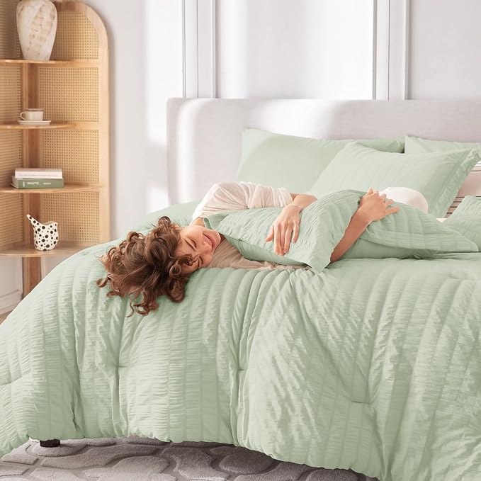 MUXHOMO 7 Pieces King Comforter Set, Seersucker Bed in a Bag King Size - Image 7