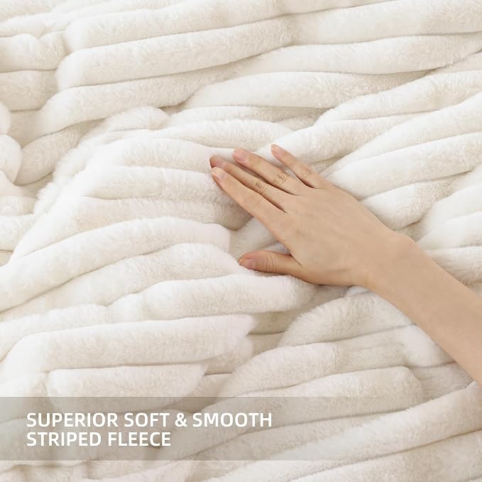 Smoofy Fluffy King Size Comforter Set 3 Pieces - Image 5