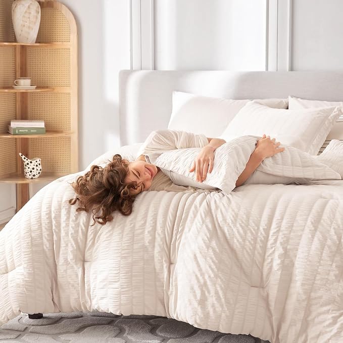 MUXHOMO 7 Pieces Queen Comforter Set, Seersucker Bed in a Bag Queen Size - Image 7