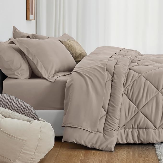 Love's Cabin King Size Comforter Set - Image 3