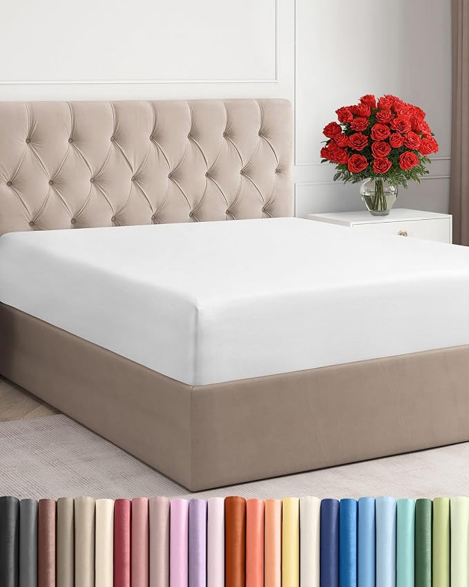 King Fitted Bed Sheet by CGKUnlimited