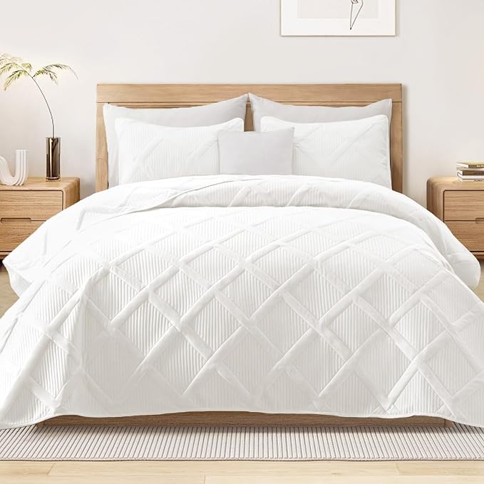 Exclusivo Mezcla Oversized King Quilt Set- White Cal King Quilts Bedding Set by ExclusivoMezcla