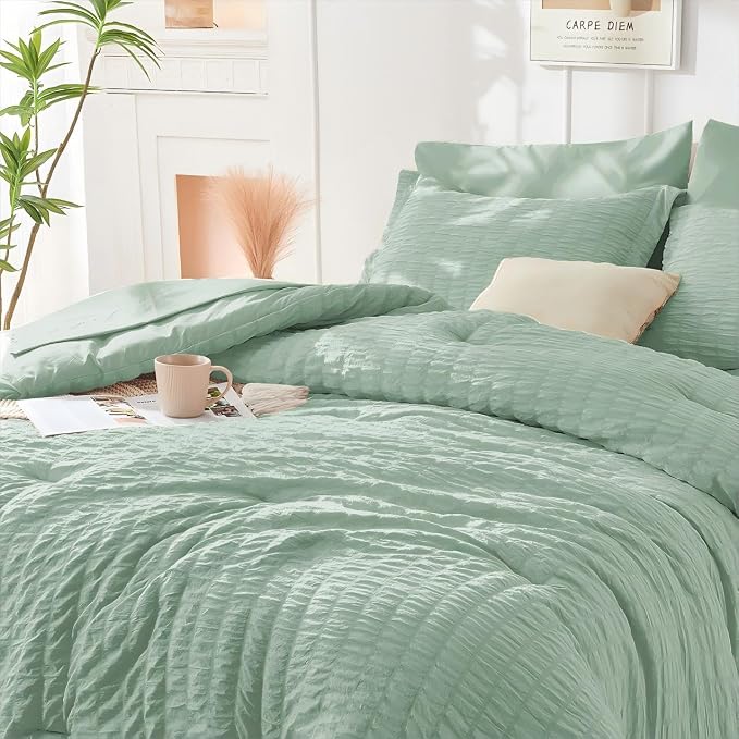 HYMOKEGE Sage Green Duvet Cover Queen Size, Ultra Soft 3-Piece Seersucker Duvet - Image 3