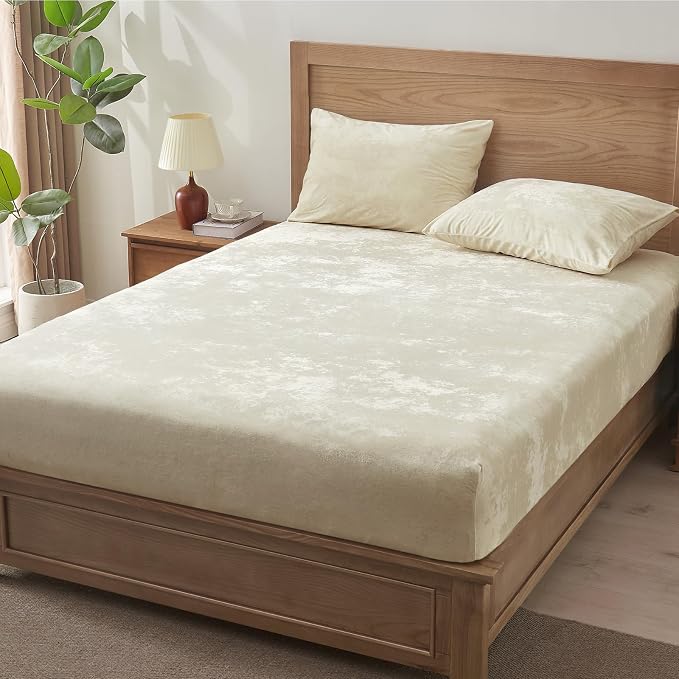 BEDELITE Velvet Fitted Sheet and Pillowcase Set, Luxury Soft Fuzzy Bottom Sheet - Image 6