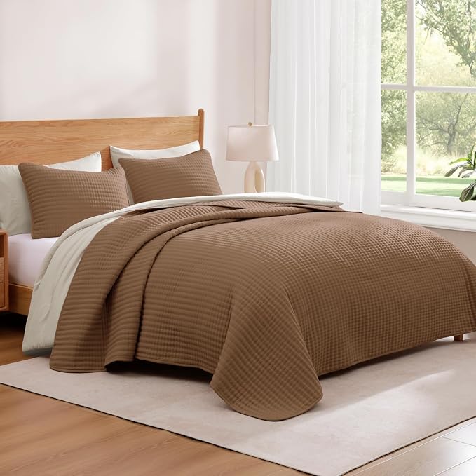 WRENSONGE Queen Quilt-3 Pieces Lightweight Bedspreads Brown Queen Size Quilt - Image 2