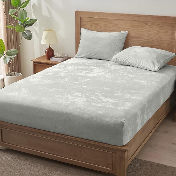 BEDELITE Velvet Fitted Sheet and Pillowcases Set, Luxury Soft Fuzzy Bottom Sheet - Image 6