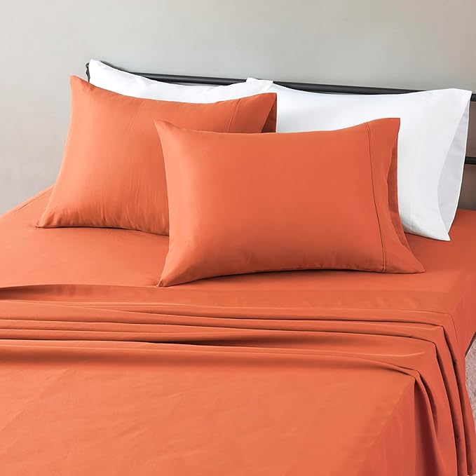 Amazon Basics Lightweight Breathable Microfiber 4-Piece Bed Sheet Set by AmazonBasics