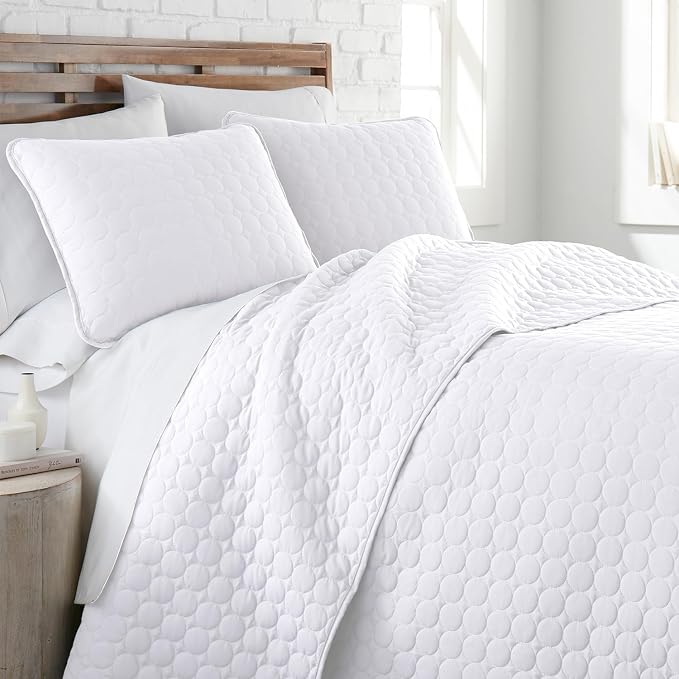 Southshore Fine Living, Inc. White Quilts Queen Size Set, Lightweight Summer by SouthshoreFineLivingInc