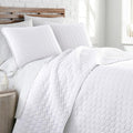 Southshore Fine Living, Inc. White Quilts Queen Size Set, Lightweight Summer by SouthshoreFineLivingInc