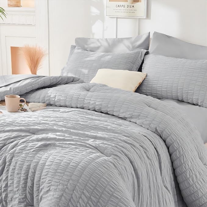 HYMOKEGE Light Grey Duvet Cover Queen Size, Ultra Soft 3-Piece Seersucker Duvet - Image 4