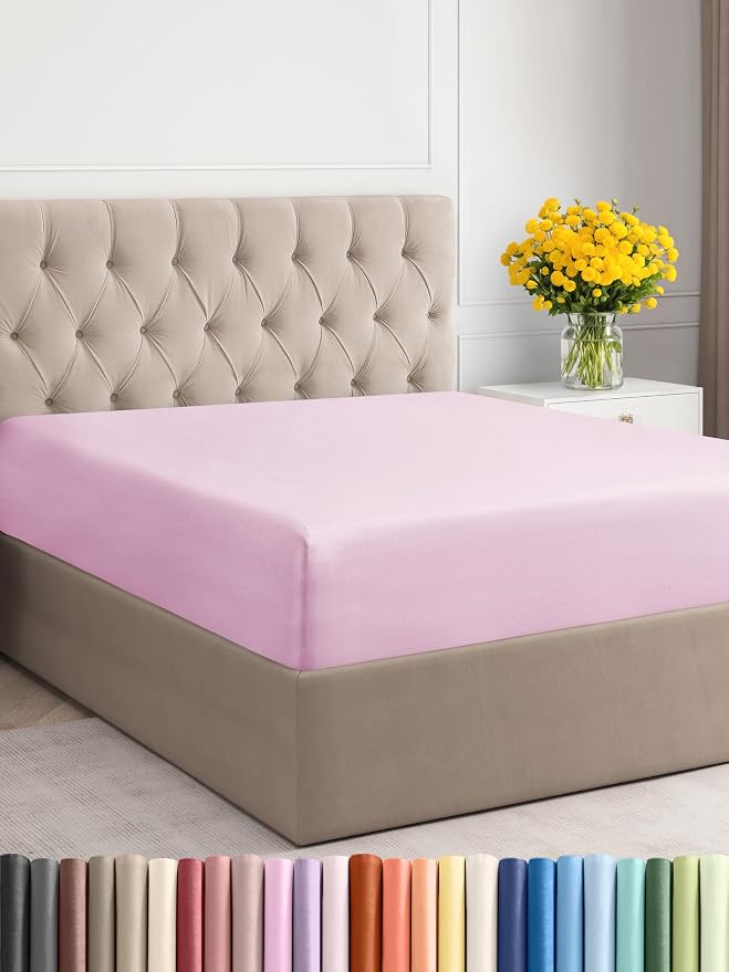 King Fitted Bed Sheet by CGKUnlimited