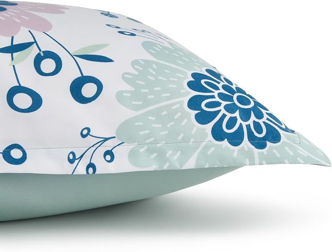 Amazon Basics 2-Piece Soft, All-Season Microfiber Kids' Comforter and Pillow - Image 4