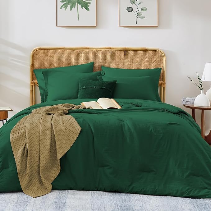 WRENSONGE Queen Comforter Set- 7 Pieces Soft Emerald Green Bed in a Bag by WRENSONGE