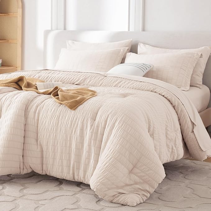 MUXHOMO 7 Pieces King Comforter Set, Seersucker Bed in a Bag King Size by MUXHOMO
