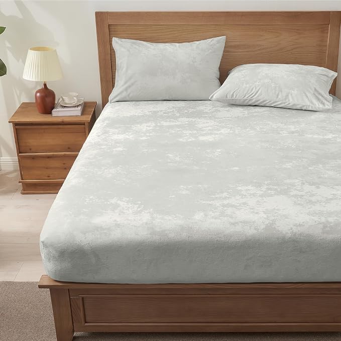BEDELITE Velvet Fitted Sheet and Pillowcase Set, Luxury Soft Fuzzy Bottom Sheet - Image 9