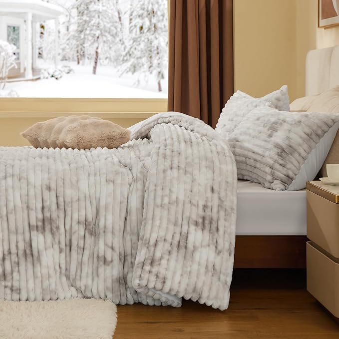 BEDELITE Fleece Full Comforter Set -Super Soft & Warm Fluffy Grey&White Bedding - Image 4