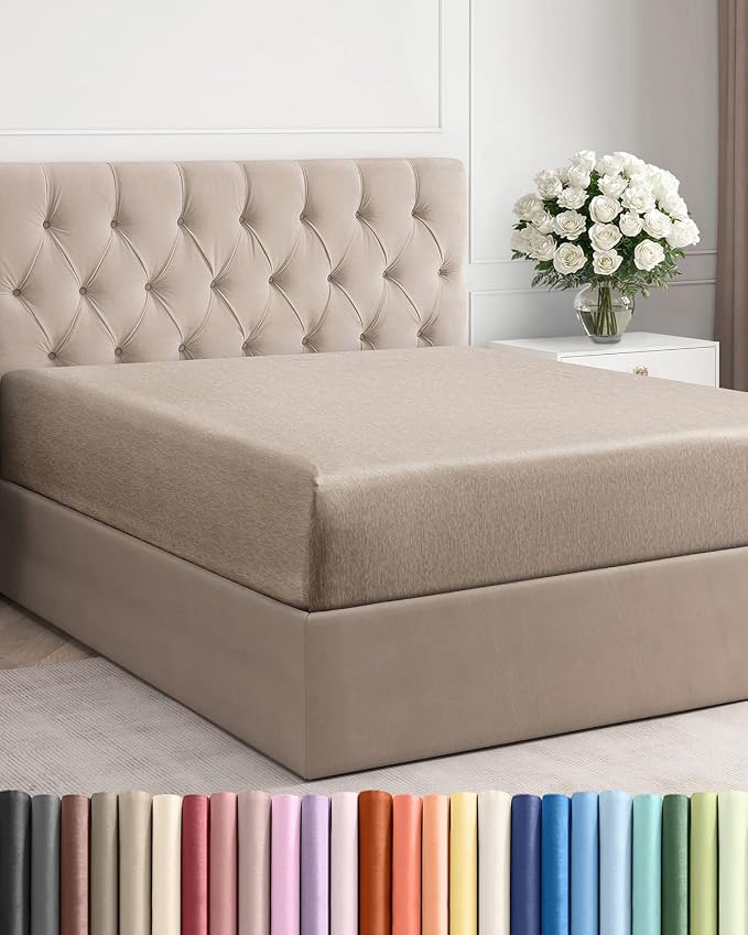 King Fitted Bed Sheet by CGKUnlimited