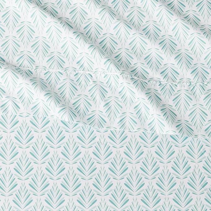 Amazon Basics Lightweight Super Soft Easy Care Wrinkle Free Microfiber 3 Piece - Image 4