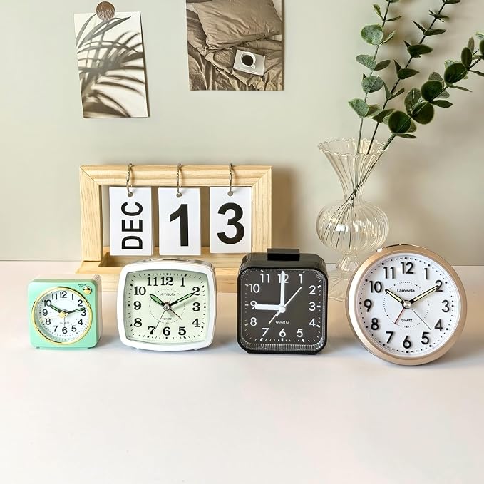 Lamisola Small White Kids Desk Battery Alarm Clock, Analog Travel Clock - Image 3