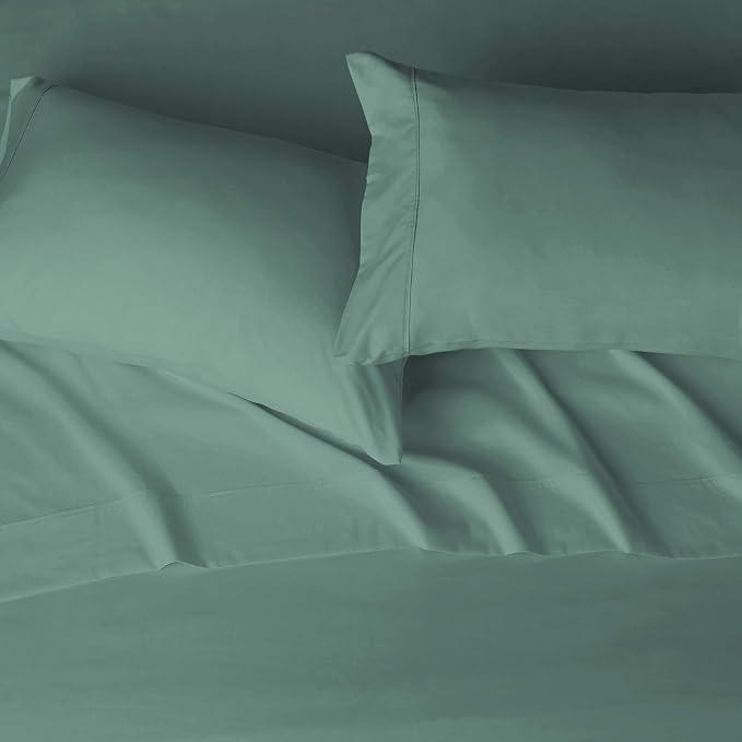 Amazon Basics Lightweight Super Soft, Breathable Brushed Microfiber 4-Piece Bed - Image 3