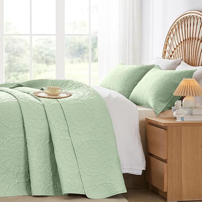 WURUIBO Light Green Quilt Set Twin Size, Embossing Microfiber Bedspreads - Image 3
