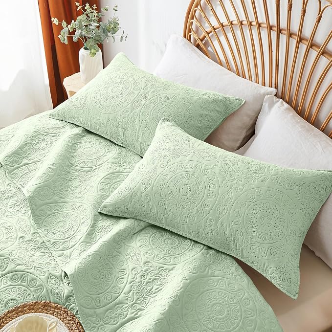 WURUIBO Light Green Quilt Set Queen Size, Embossing Microfiber Full Bedspreads - Image 4