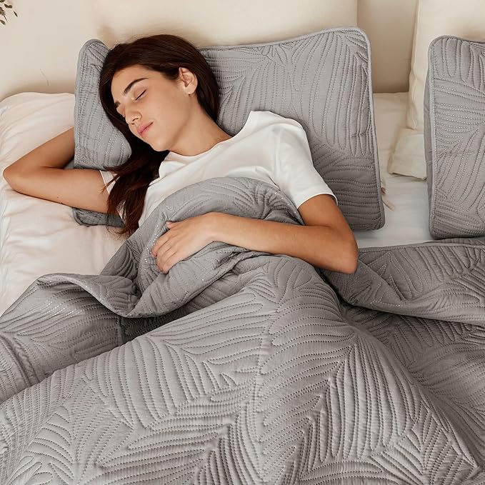 Exclusivo Mezcla Queen Quilt Bedding Set, Lightweight Light Grey Quilts Queen - Image 4
