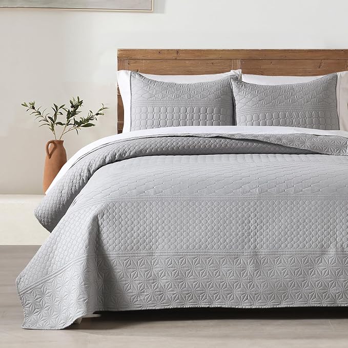 HORIMOTE HOME Grey King Size Quilt Set by HORIMOTEHOME