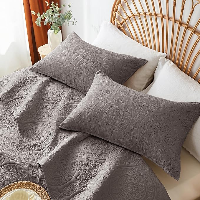 WURUIBO Dark Gray Quilt Set Twin Size, Embossing Microfiber Bedspreads - Image 4