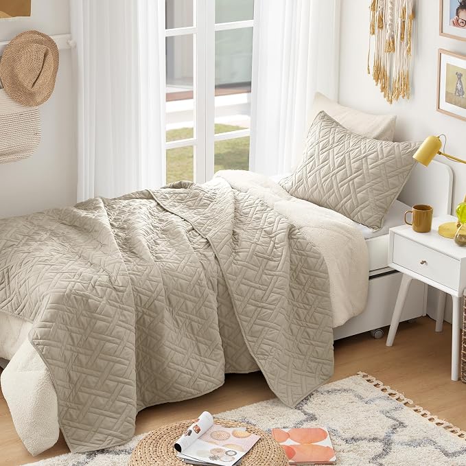 Comfort Spaces Twin Quilt Set Modern Reversible Diamond Coverlet Twin Bedding - Image 2