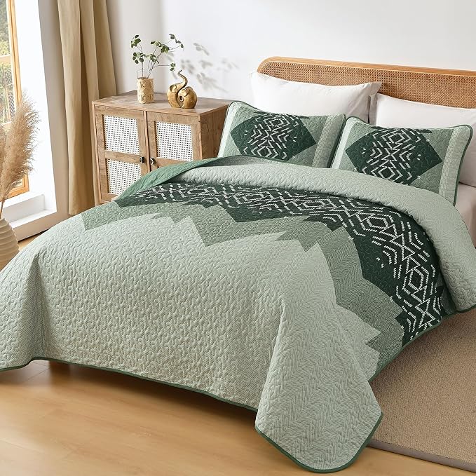 Dintszyayue Green Boho Quilt Set King Size, 3 Piece Aztec Texture Bedspread - Image 5