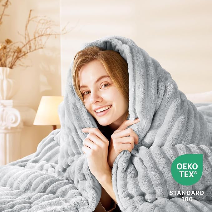 CozyLux Fluffy Queen Comforter Set - Image 3