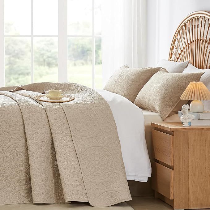 WURUIBO Beige Quilt Set King/Cal King Size, Embossing Microfiber Bedspreads - Image 3