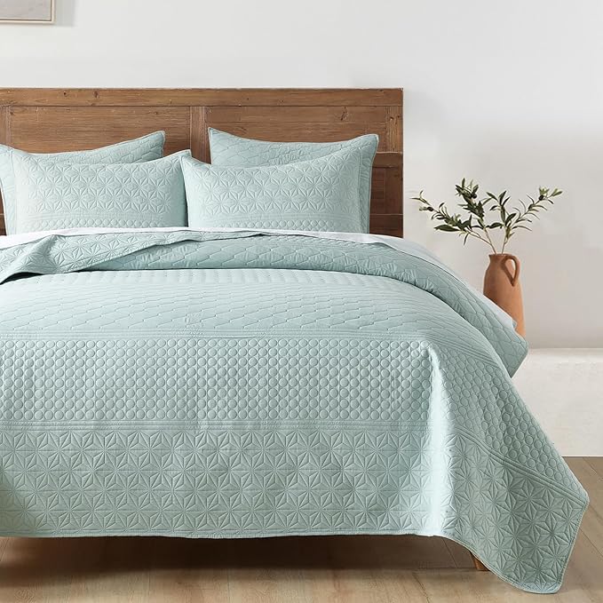 HORIMOTE HOME Sprout Green Twin Size Quilt Set by HORIMOTEHOME