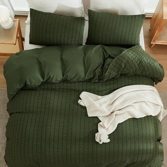 AveLom Dark Olive Green Seersucker Duvet Cover Set Queen, 3 Pieces, Ultra Soft - Image 4