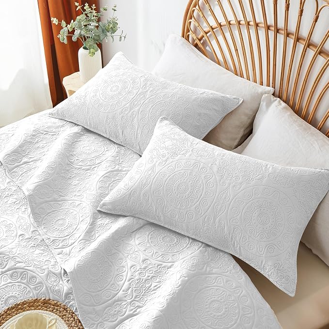 WURUIBO White Quilt Set Twin Size, Embossing Microfiber Bedspreads - Image 4