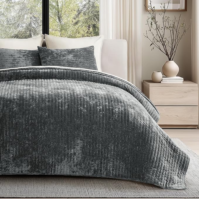 EVERGRACE Velvet Quilt Set California King 118'' x 106'', Luxurious Soft - Image 7