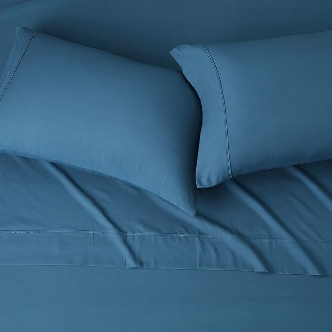 Amazon Basics Lightweight Super Soft Easy Care Wrinkle Resistant Microfiber - Image 3