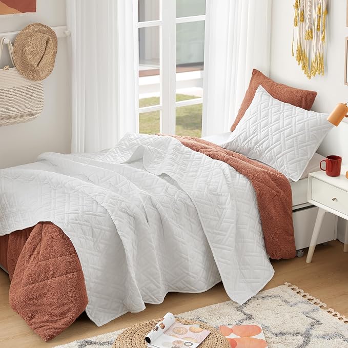 Comfort Spaces Twin Quilt Set Modern Reversible Diamond Coverlet Twin Bedding - Image 2