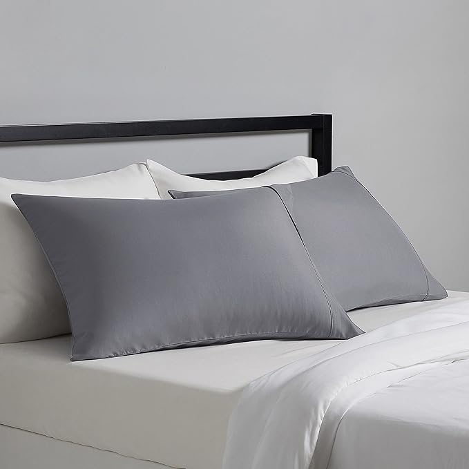 Amazon Basics Standard Pillowcases Set of 2 by AmazonBasics