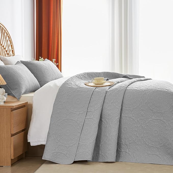 WURUIBO Light Gray Quilt Set Twin Size, Embossing Microfiber Bedspreads - Image 2