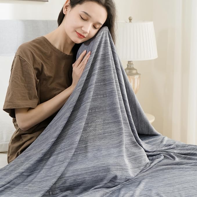 OIGAE Cooling Blanket for Hot Sleepers - Image 8