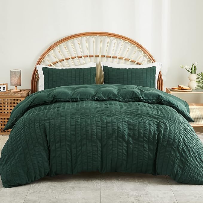 AveLom Dark Green Seersucker Duvet Cover Set Queen Size, 3 Pieces, Ultra Soft by AveLom